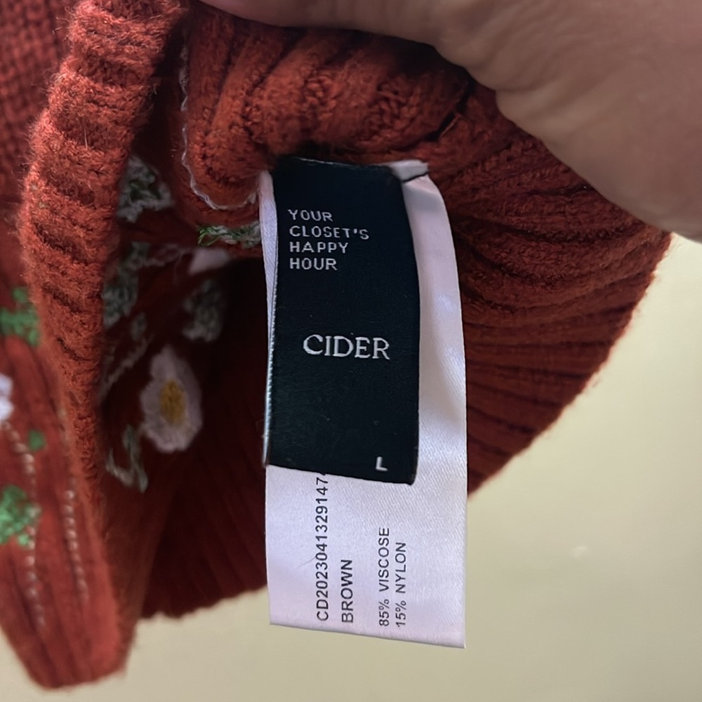 Cider Red Floral Knit Crop Top large - Picture 7 of 7